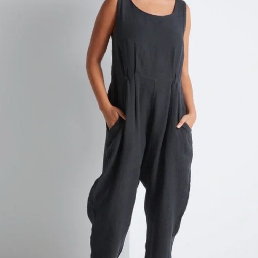 Sleeveless Black Relaxed Jumpsuit